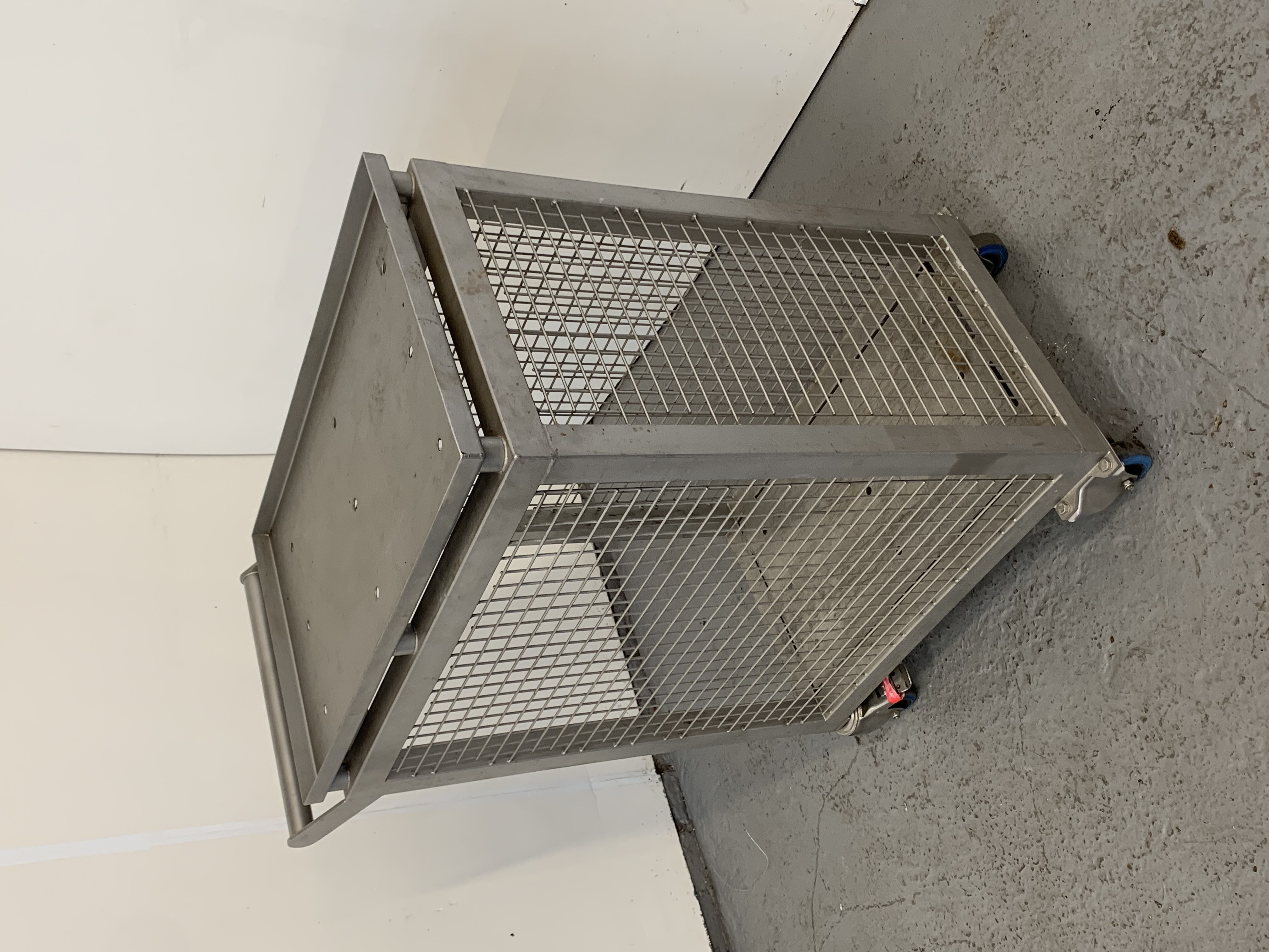 Used Used Mesh Trolley