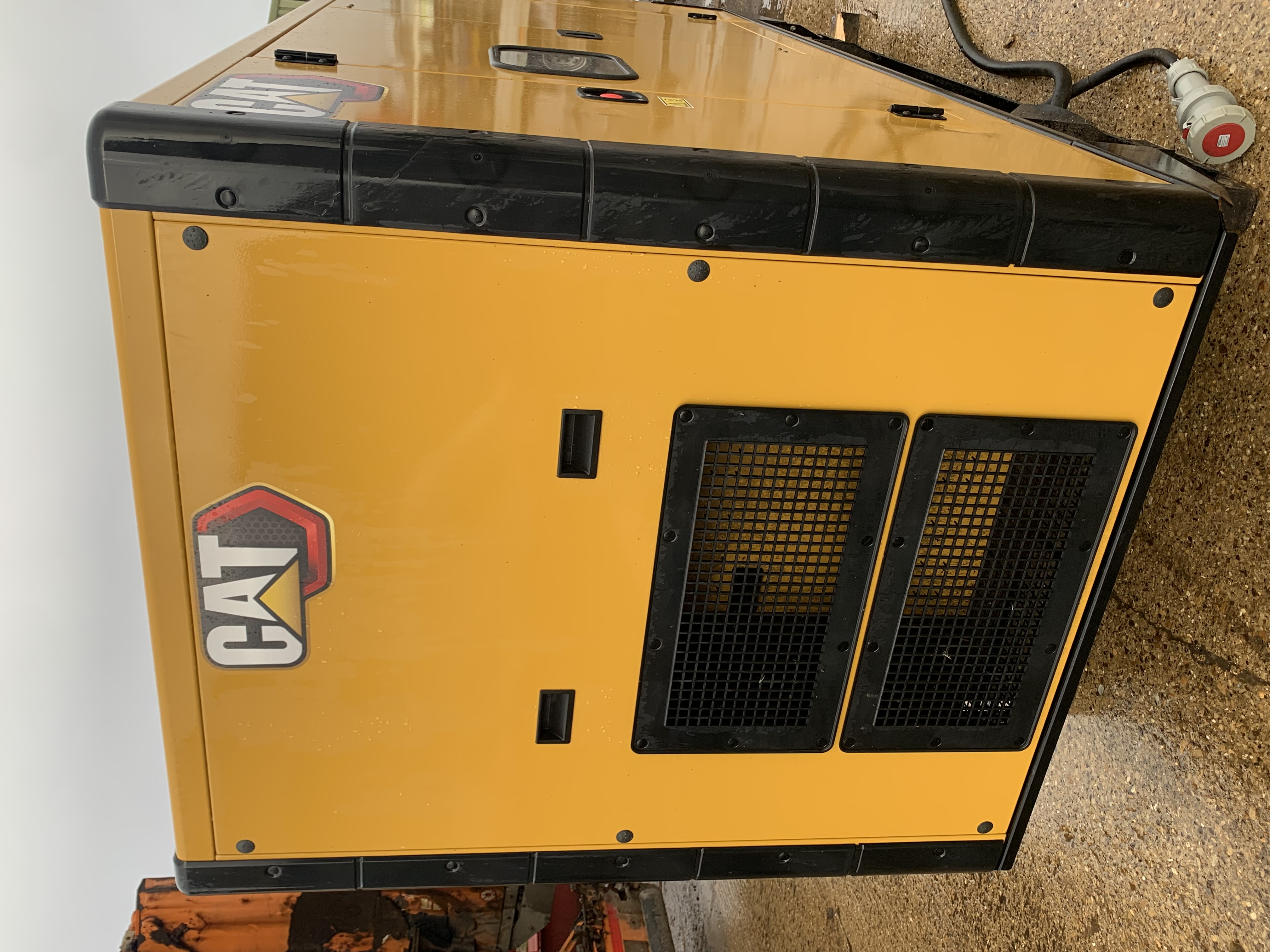 Used DE220E0 (50 Hz) Caterpillar 220 kVA Diesel Generator Set