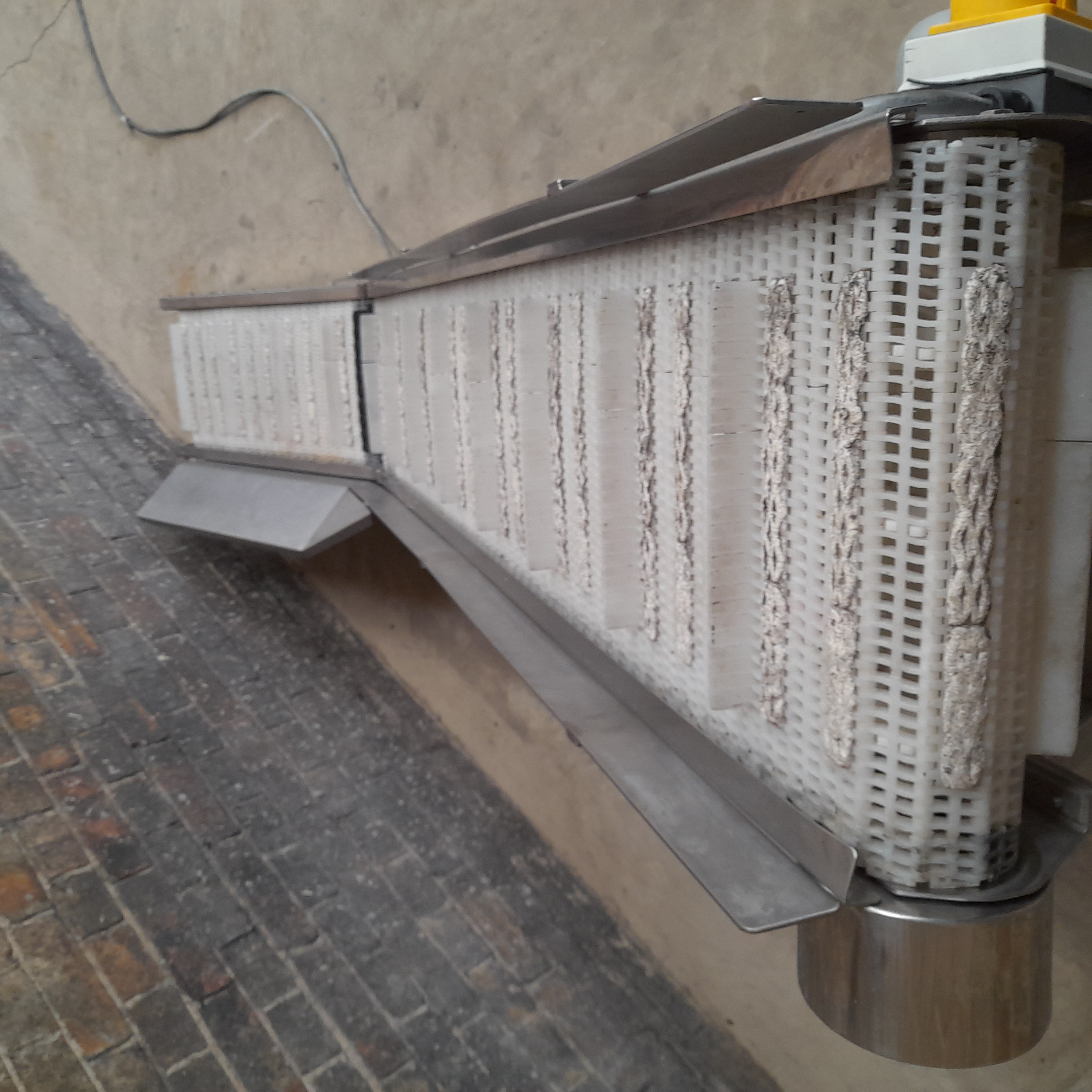 Used Incline Conveyor