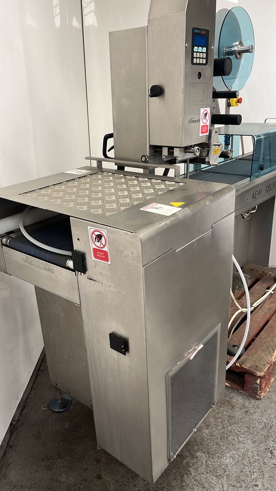 Used Merel Checkweigher and Label Applicator