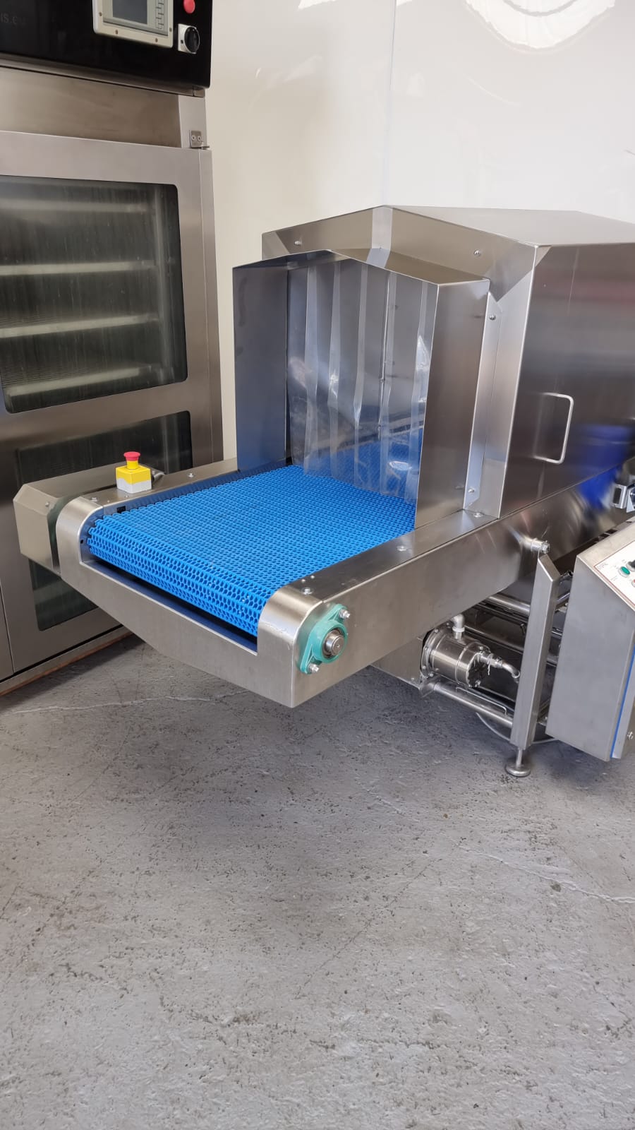 Used Used syspal wash tunnel