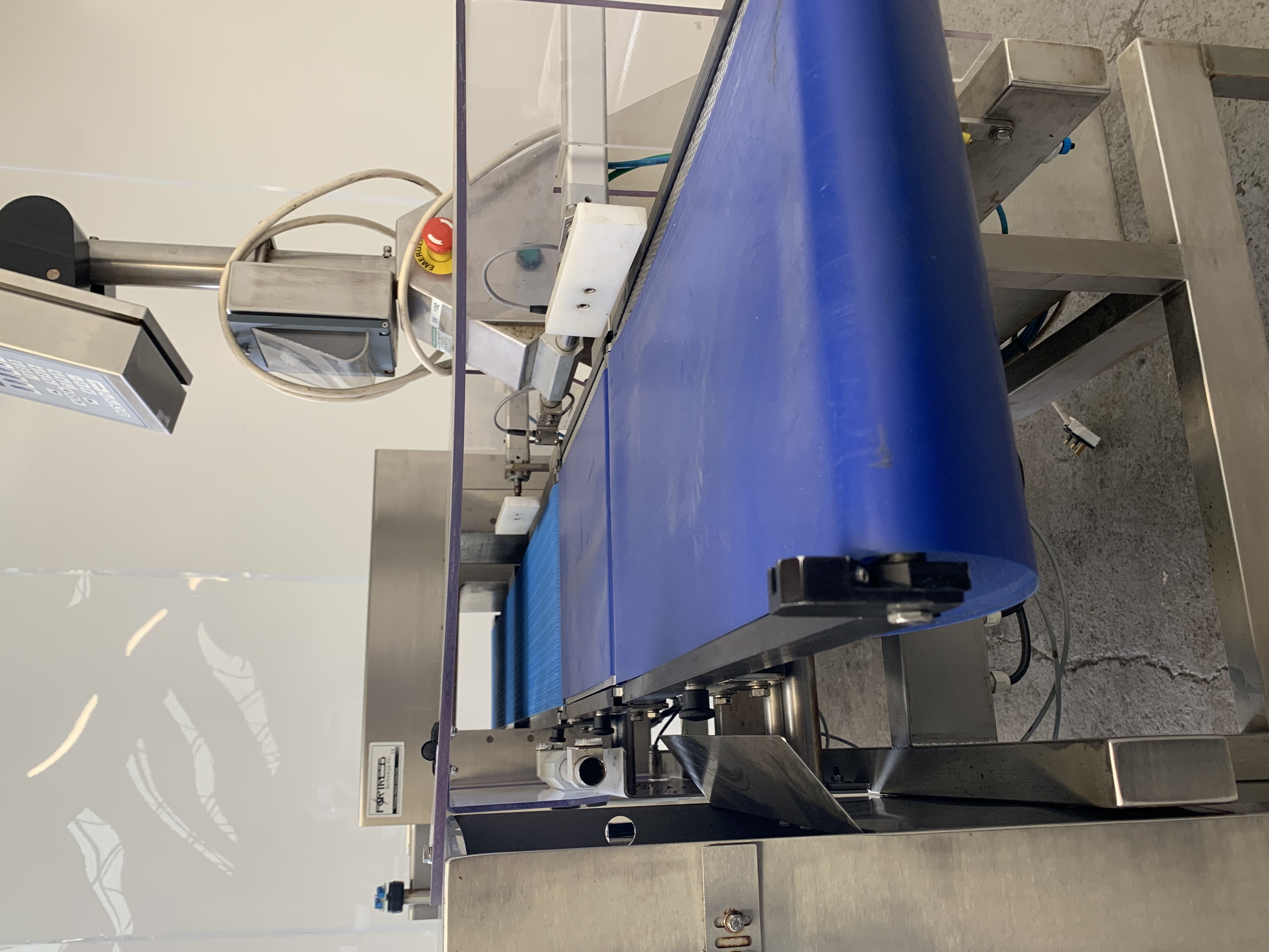 Used Easiweigh Fortress Metal Detector