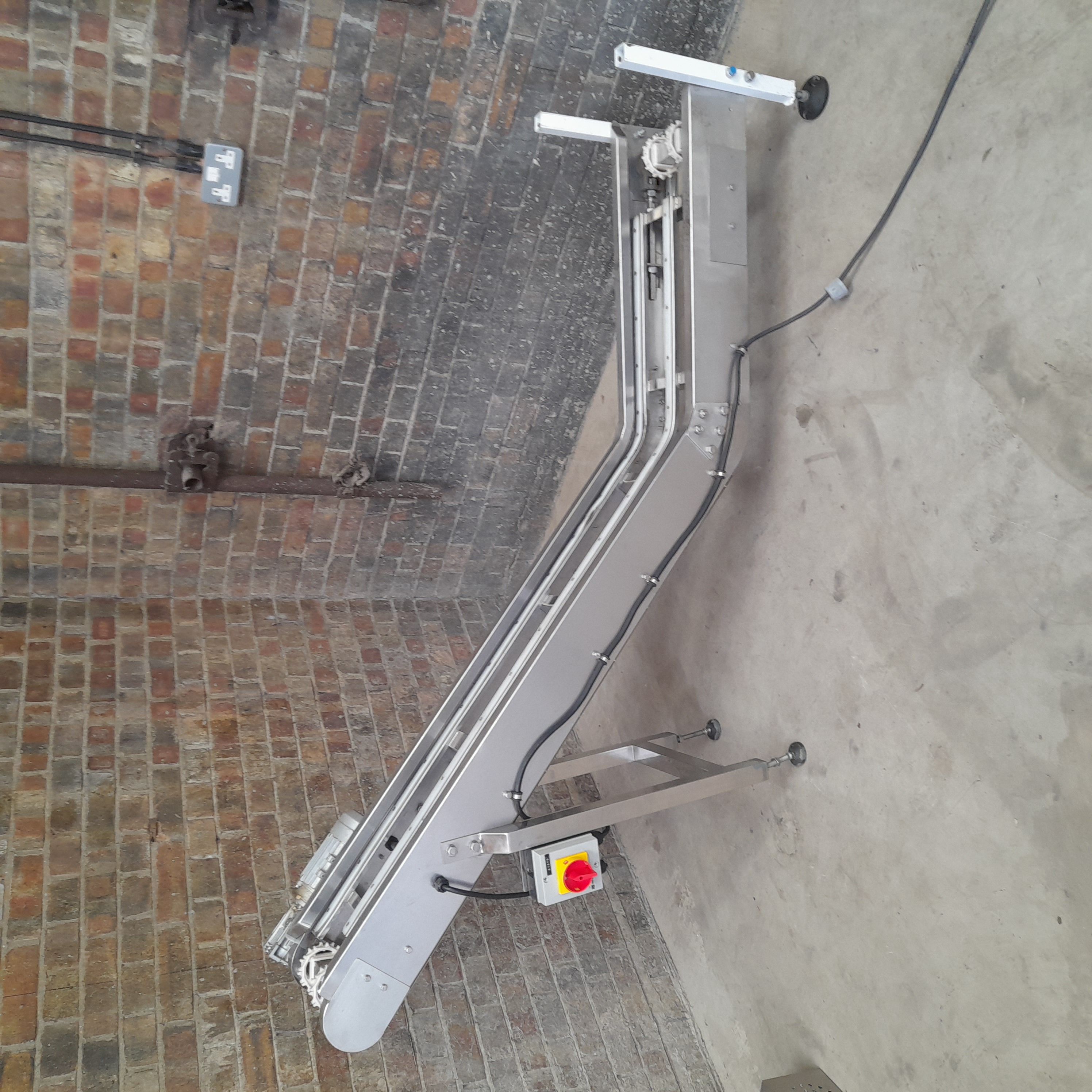 Used Incline Conveyor