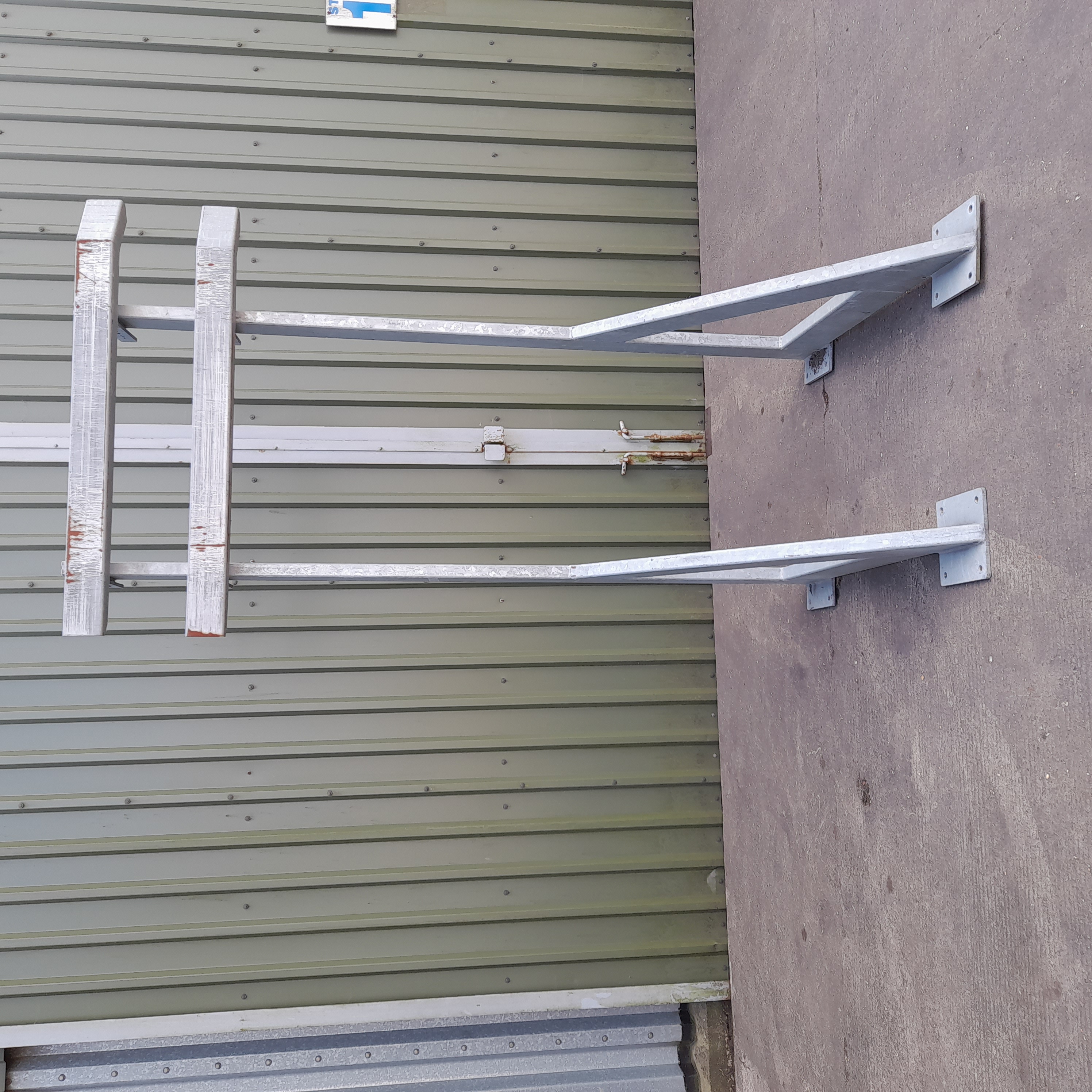 Used Stainless Steel Stand/Brace
