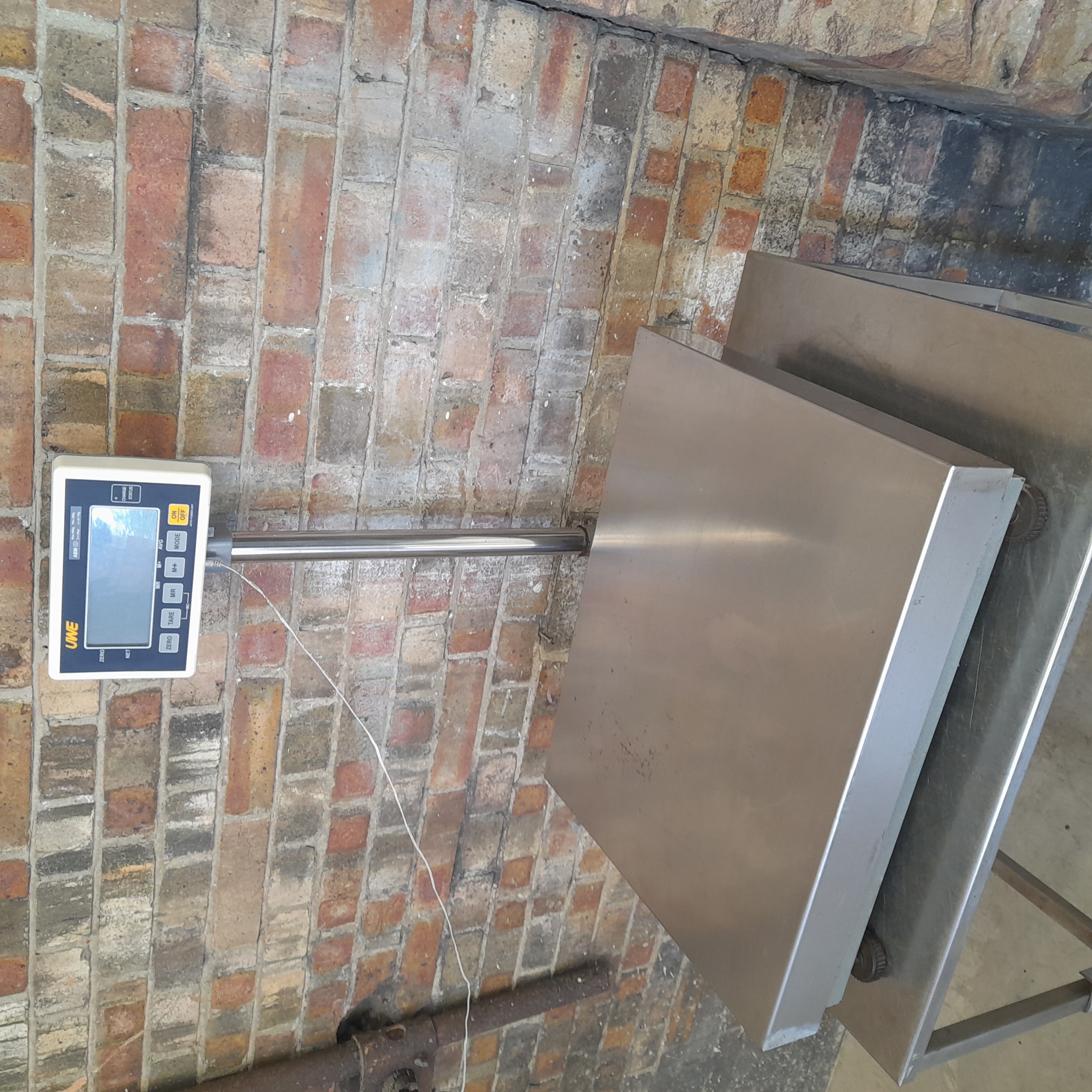 Used Universal Weight Electronics Scales