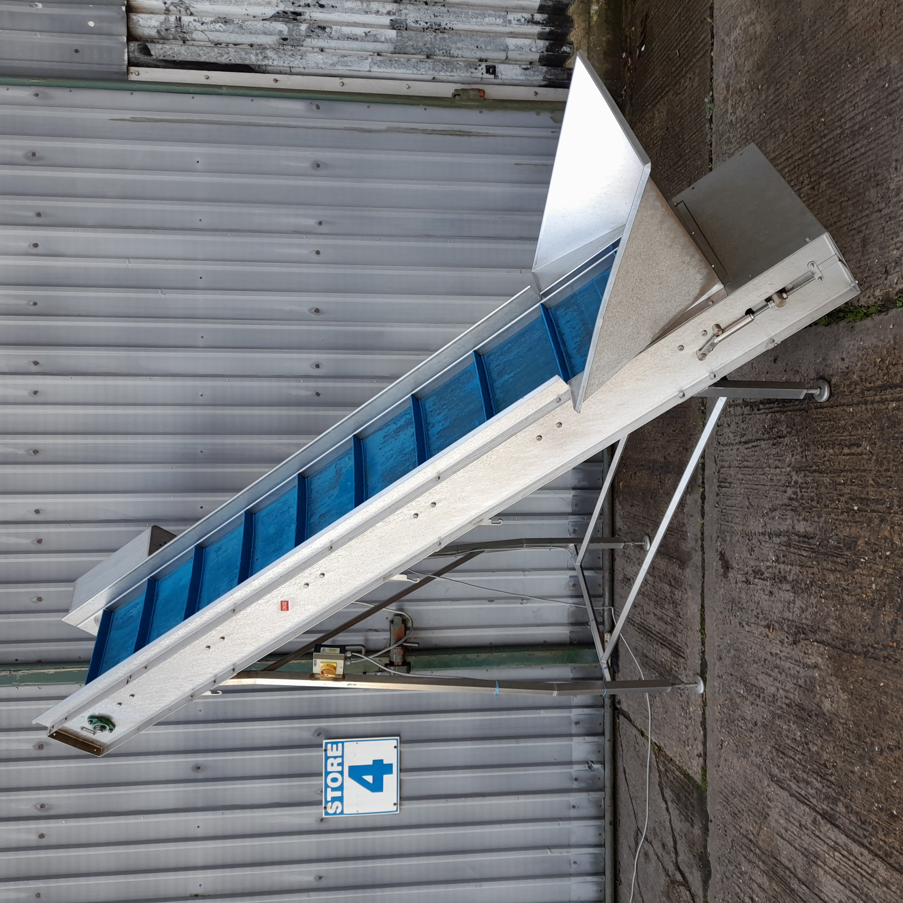 Used Incline Conveyor