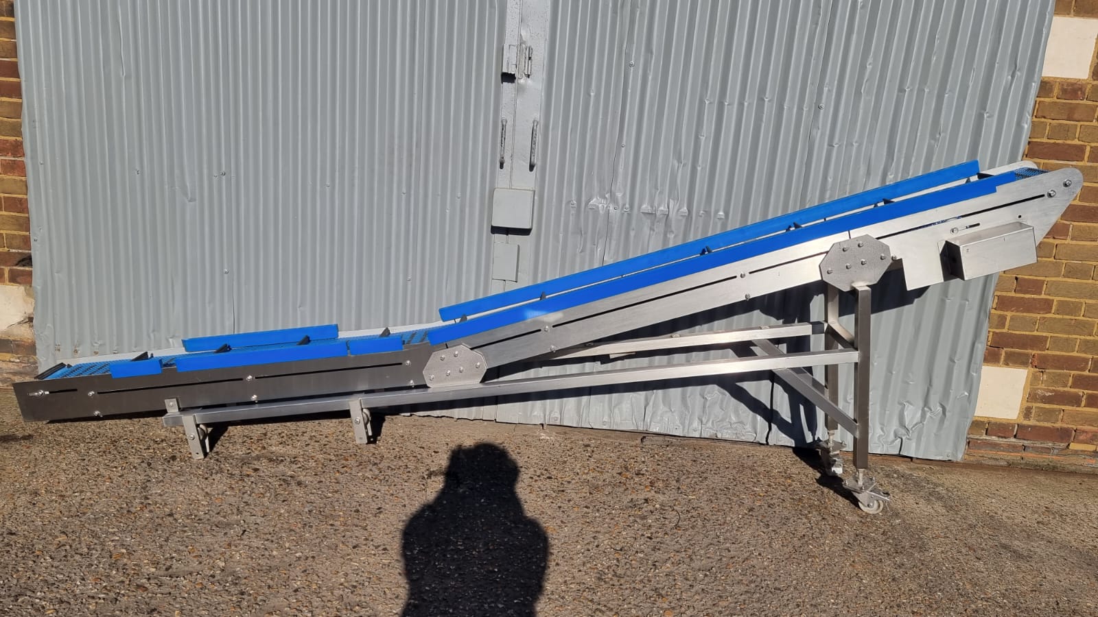 Used Used outfeed incline conveyor