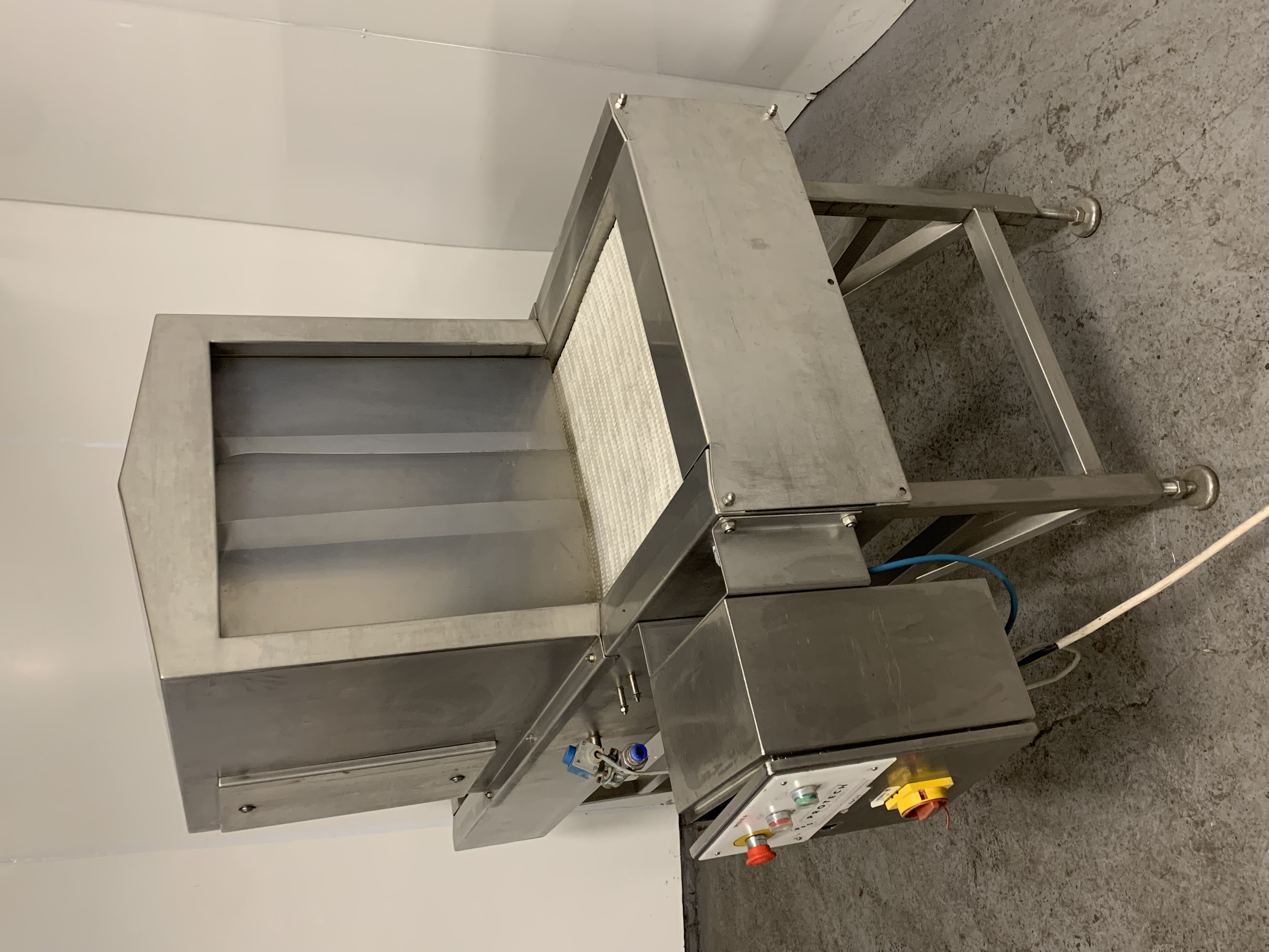 Used Used Sanitiser tunnel/crate washer