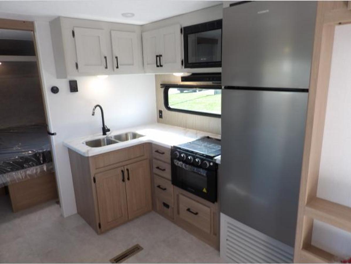 New 2026 Dutchmen RV aspen trail 28RB