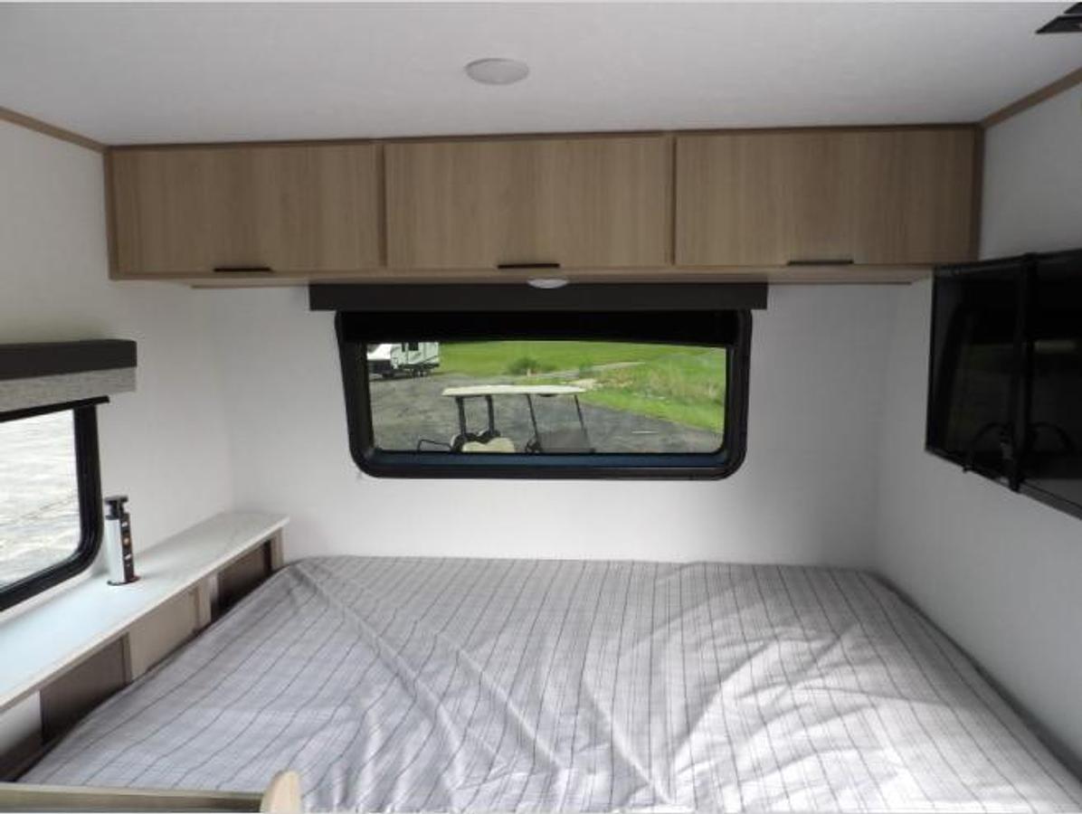 New 2025 Dutchmen RV Kodiak Cub 162BH