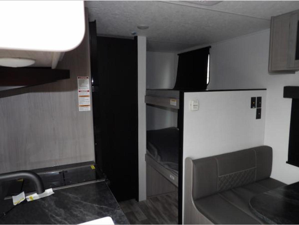 New 2025 Dutchmen RV Kodiak SE 17SBH