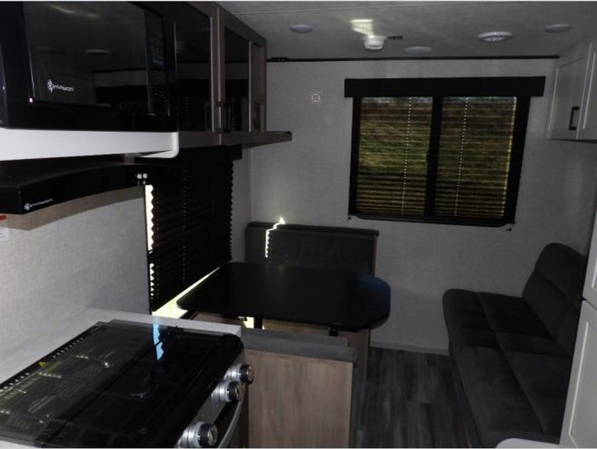 Used Used 2025 Jayco Jay Flight SLX 210QB