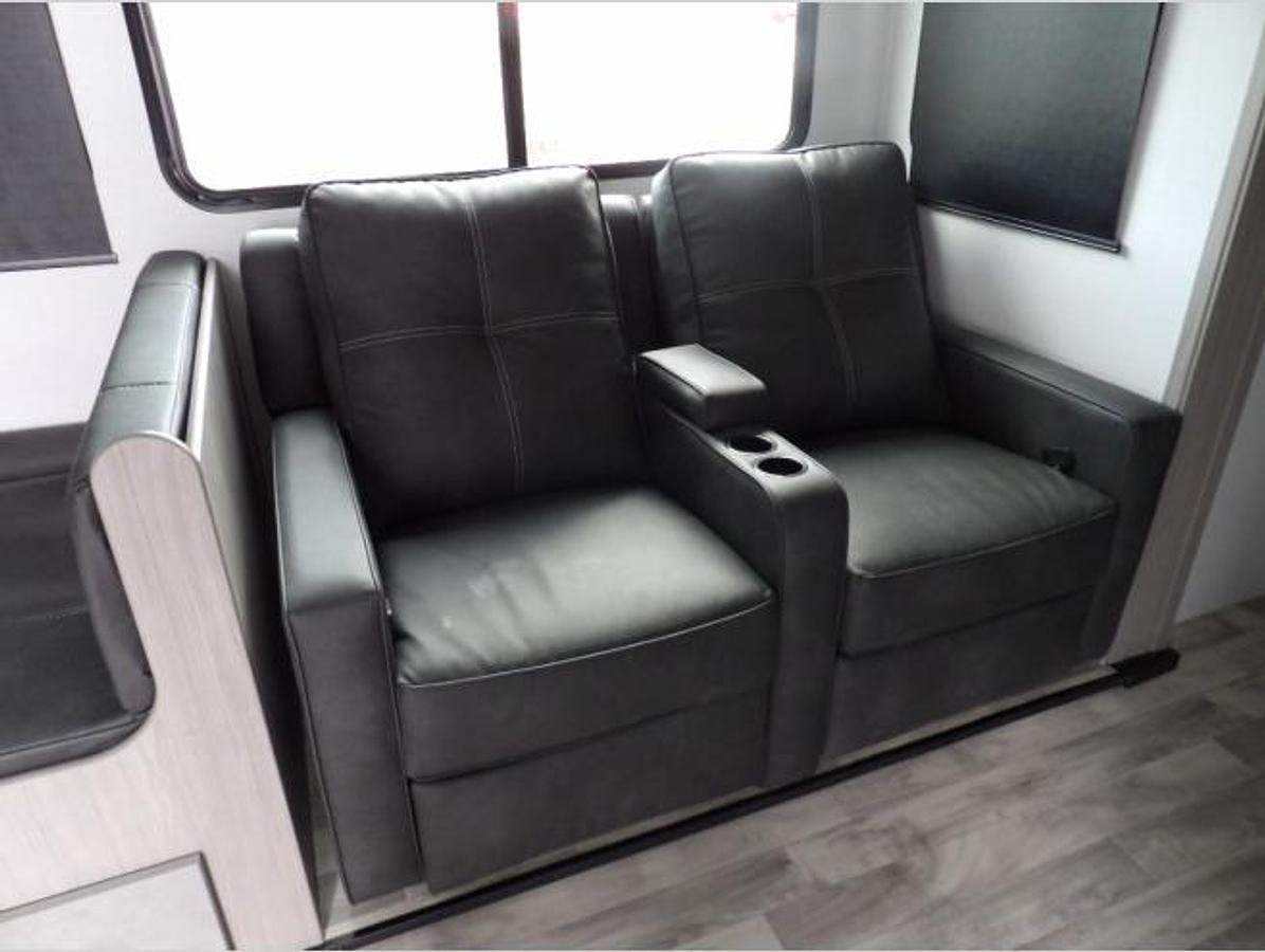 New 2023 Dutchmen RV Kodiak Ultra-Lite 257RKSL