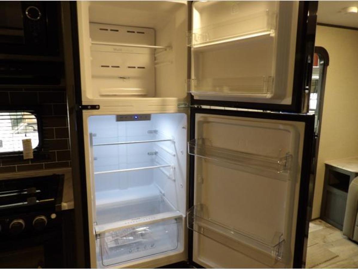 New 2023 Dutchmen RV Aspen Trail 2860RLS