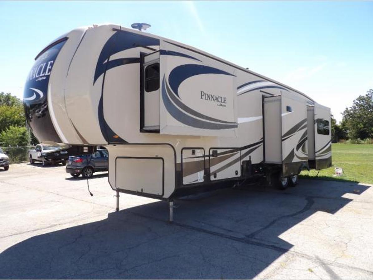 Used Used 2017 Jayco Pinnacle 36RSQS