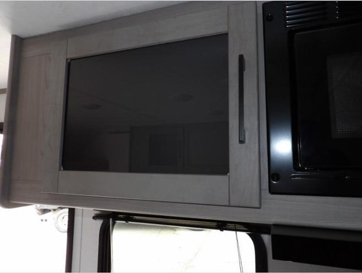 New 2025 Dutchmen RV Kodiak SE 17SBH