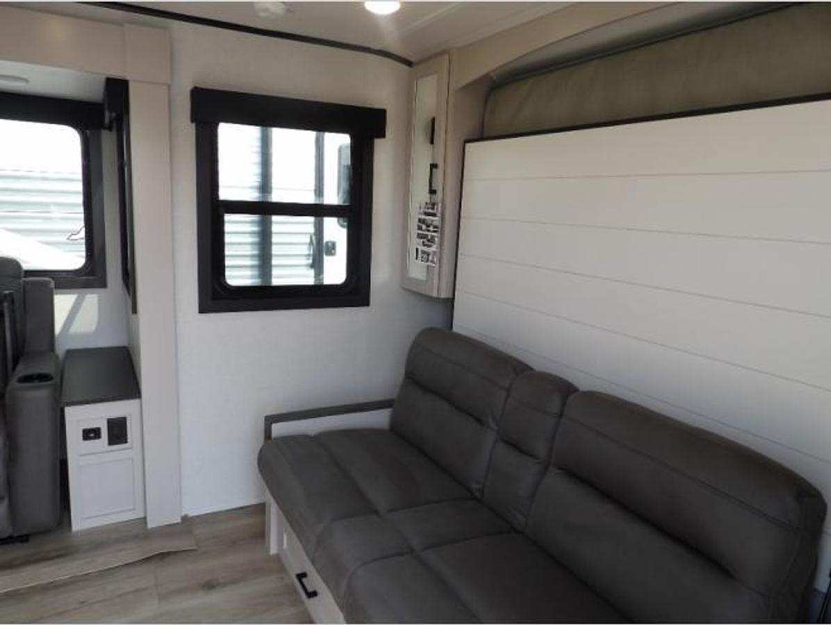 New 2026 Jayco Jay Feather 19MRK