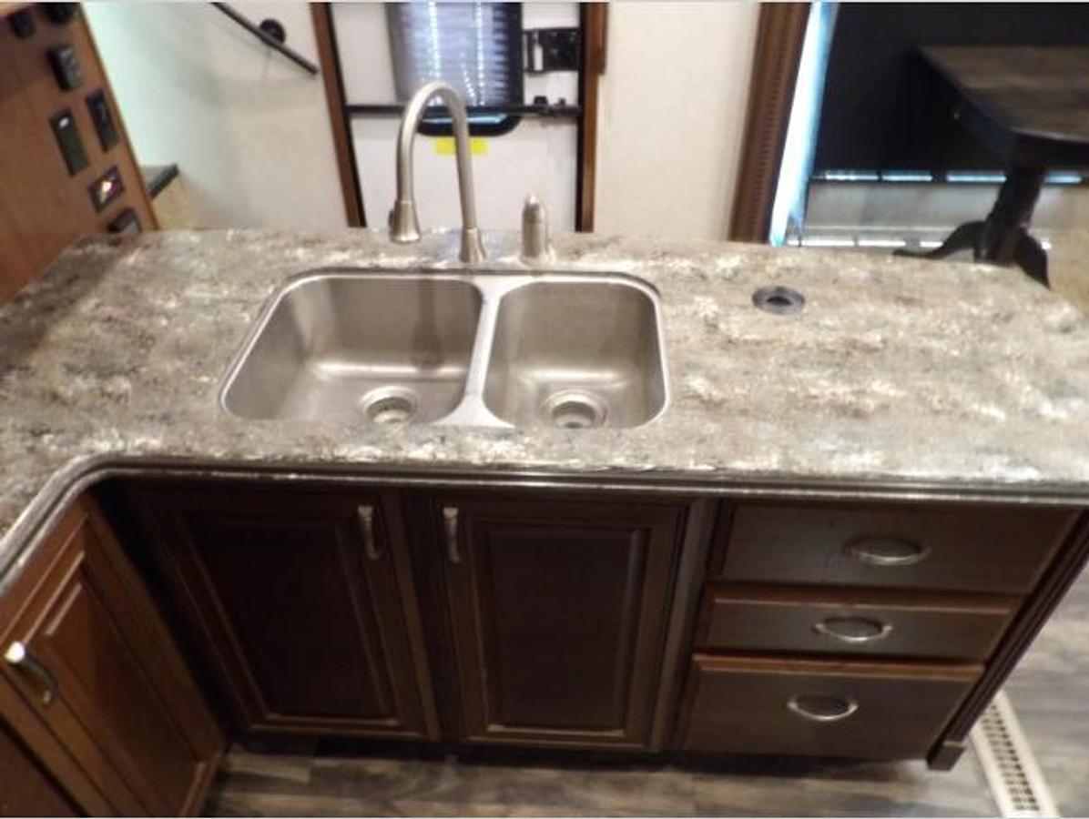 Used Used 2017 Jayco Pinnacle 36RSQS