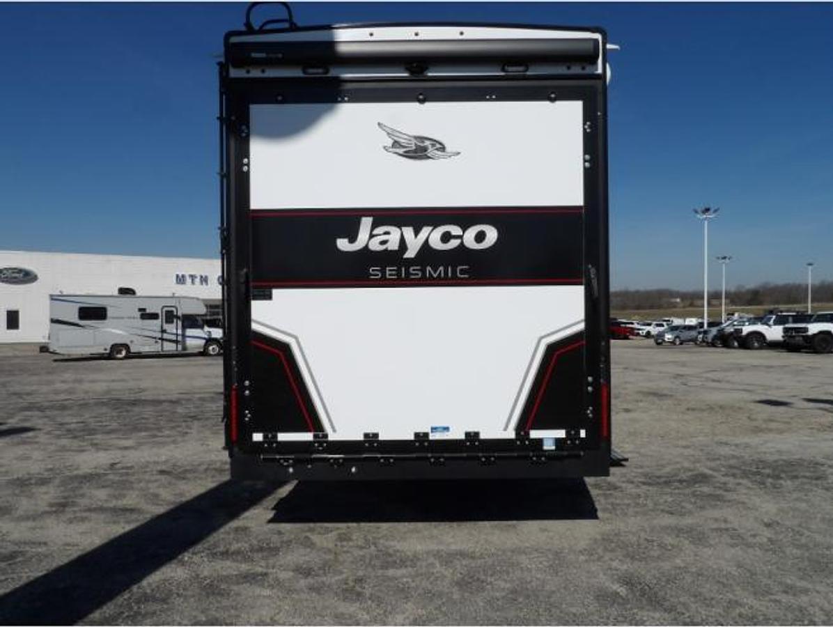 New 2026 Jayco Seismic 395