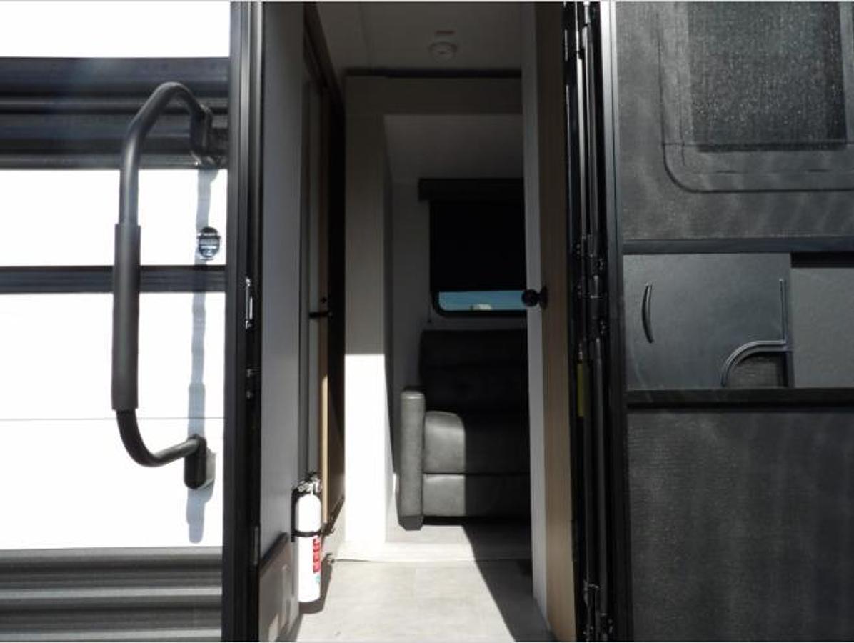 New 2026 Dutchmen RV aspen trail 28RB
