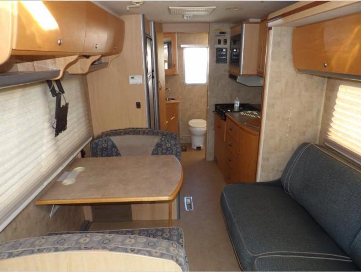 Used Used 2007 Winnebago Outlook 19rb