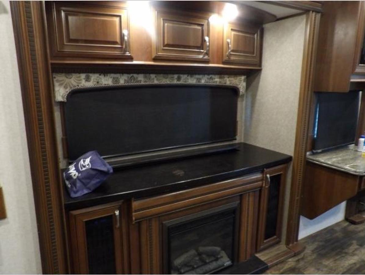 Used Used 2017 Jayco Pinnacle 36RSQS