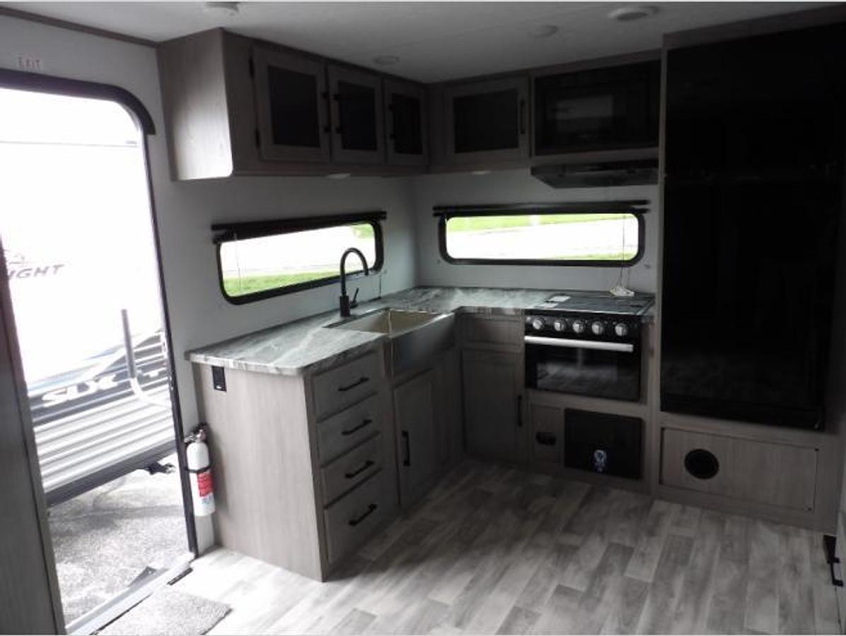 New 2023 Dutchmen RV Kodiak Ultra-Lite 257RKSL