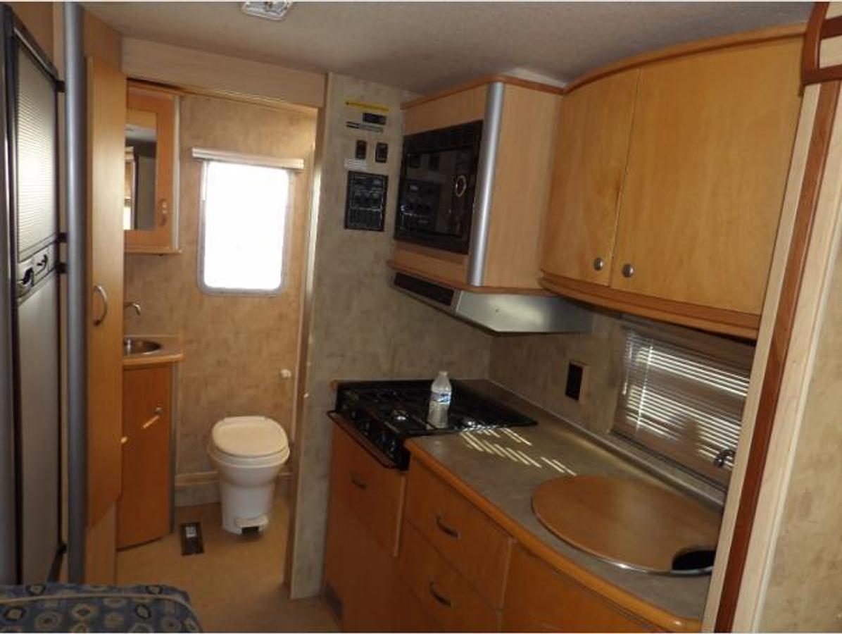 Used Used 2007 Winnebago Outlook 19rb