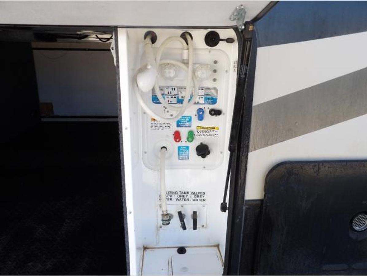Used Used 2017 Jayco Pinnacle 36RSQS
