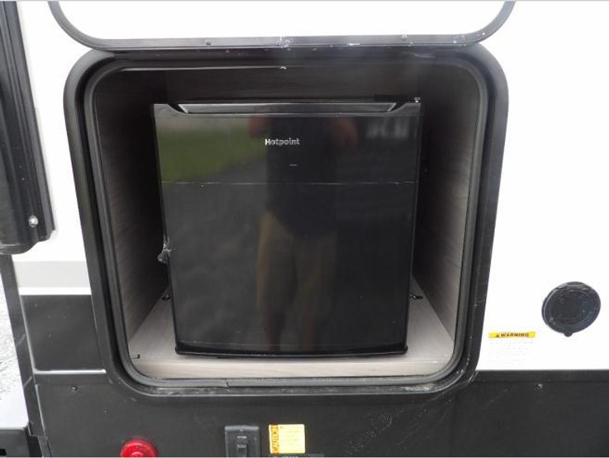 New 2023 Dutchmen RV Kodiak Ultra-Lite 257RKSL
