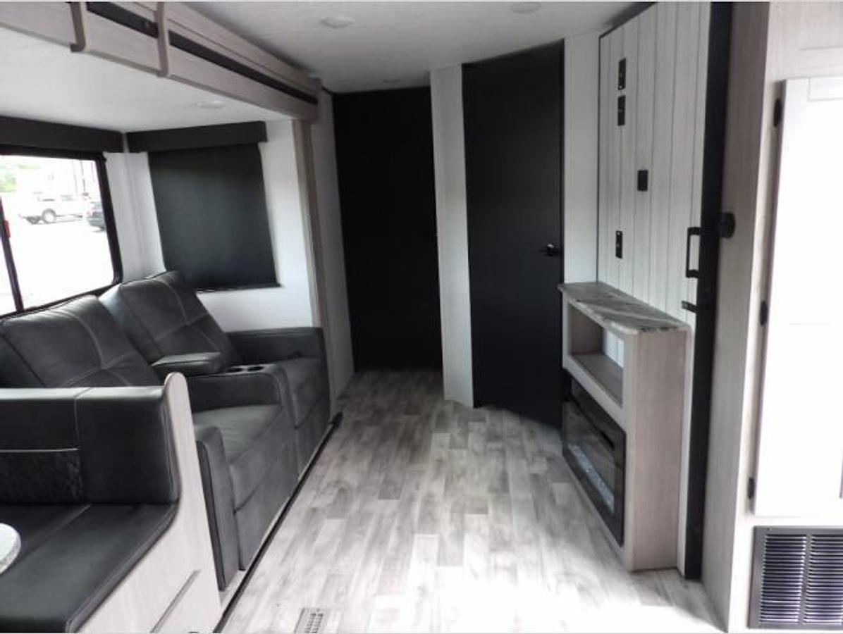 New 2023 Dutchmen RV Kodiak Ultra-Lite 257RKSL