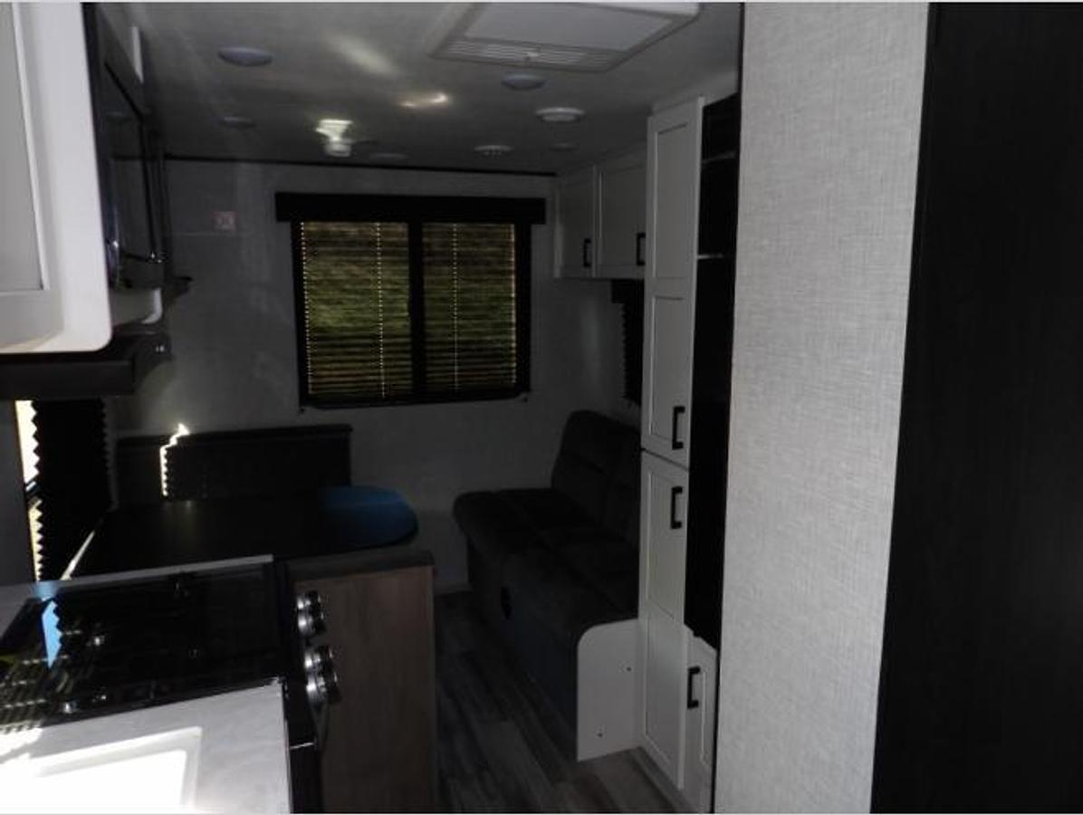 Used Used 2025 Jayco Jay Flight SLX 210QB