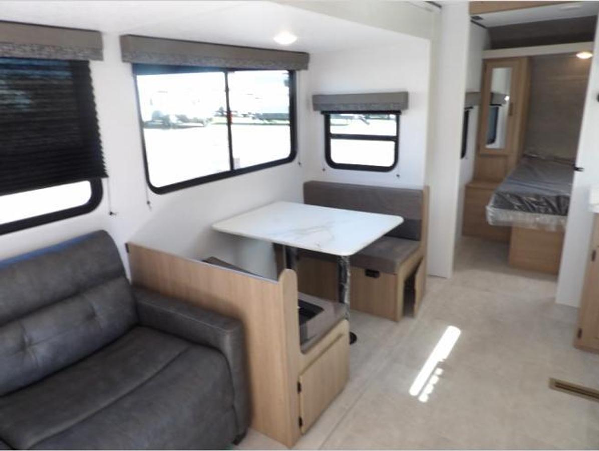 New 2026 Dutchmen RV aspen trail 28RB