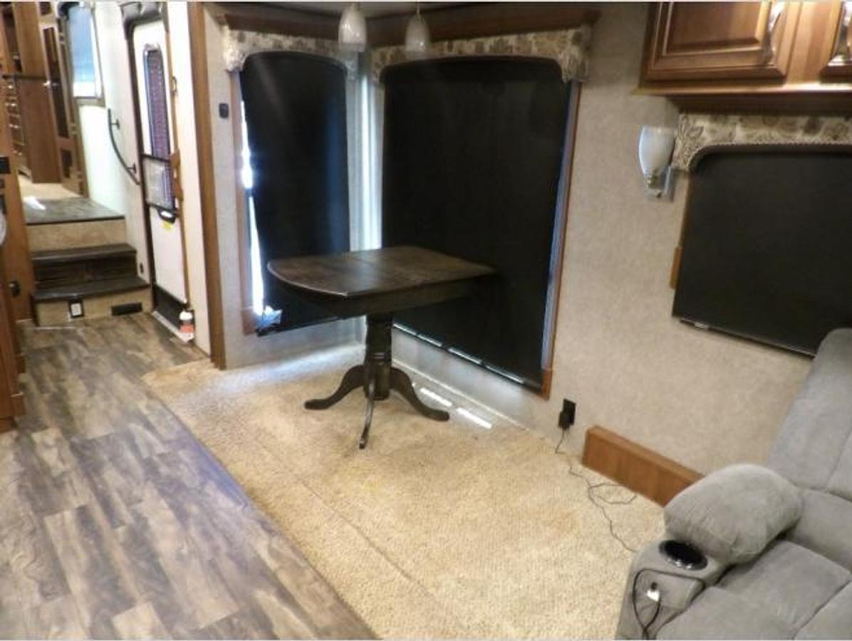 Used Used 2017 Jayco Pinnacle 36RSQS