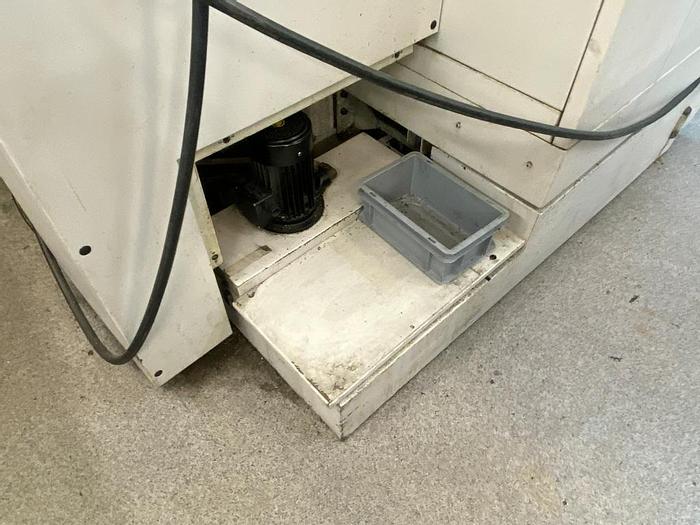 Used 1999 Bridgeport VMC 600/22 Digital Machining Center