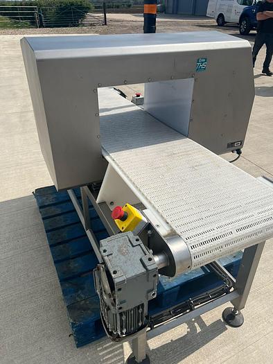 Used CEIA METAL DETECTOR