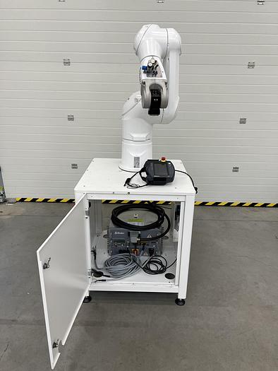 Průmyslový robot Stäubli TX2-90
