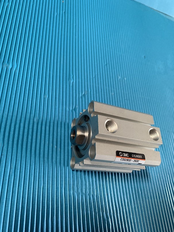 Used SMC Air Cylinder CDQ2B32-25DC