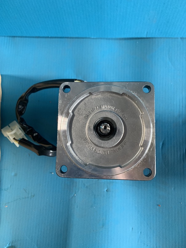 Used oriental motor speed control motor M425-402