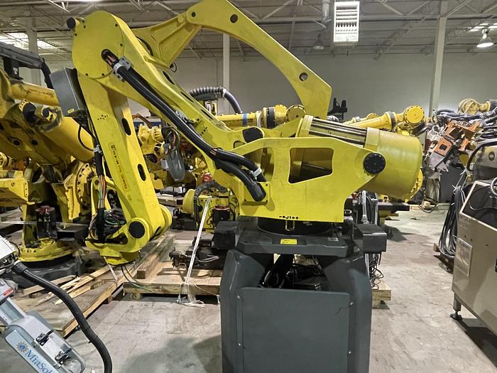 Used FANUC M410iB/450 PALLETIZING ROBOT