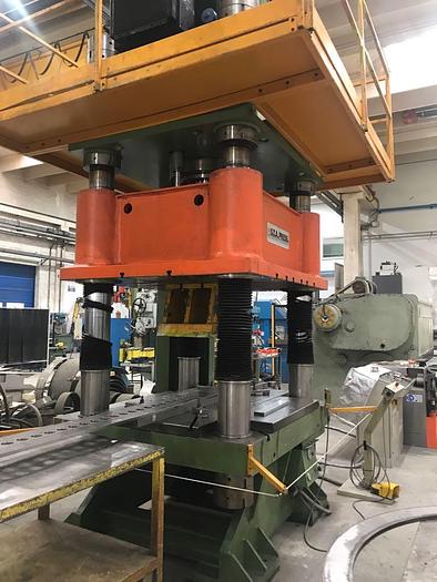 Used Pressa oleodinamica da 500 ton marca S.T.A. PRESS, FUNZIONANTE