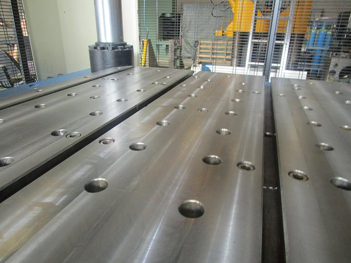 Used 2014 GMR 300 ton 4 colonne