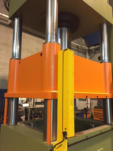 Used PRESSA OLEODINAMICA 300 TON