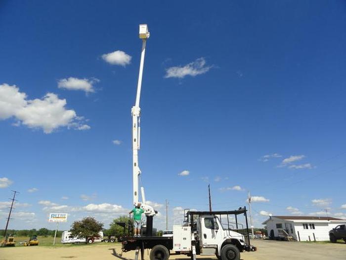 Used 2012 FREIGHTLINER BUSINESS CLASS M2 106