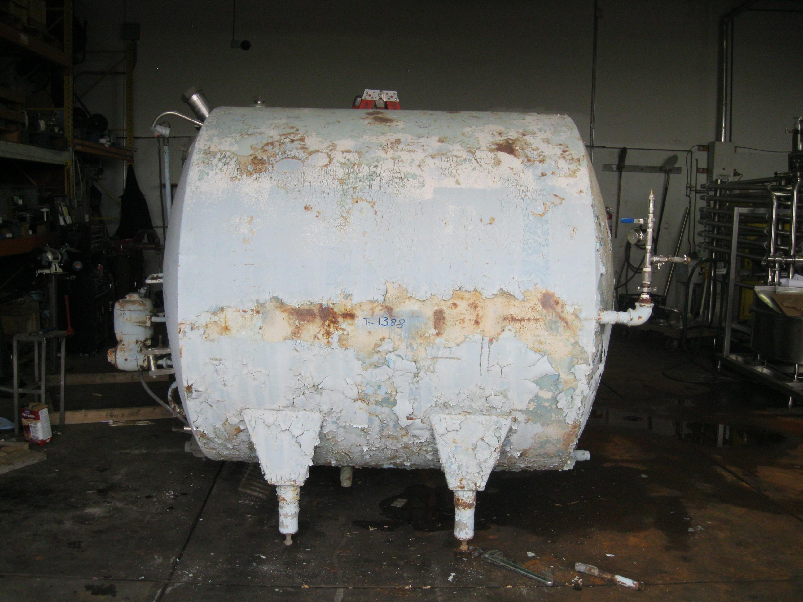 Usado 1000 GALLON BULK TANK WITH JACKET