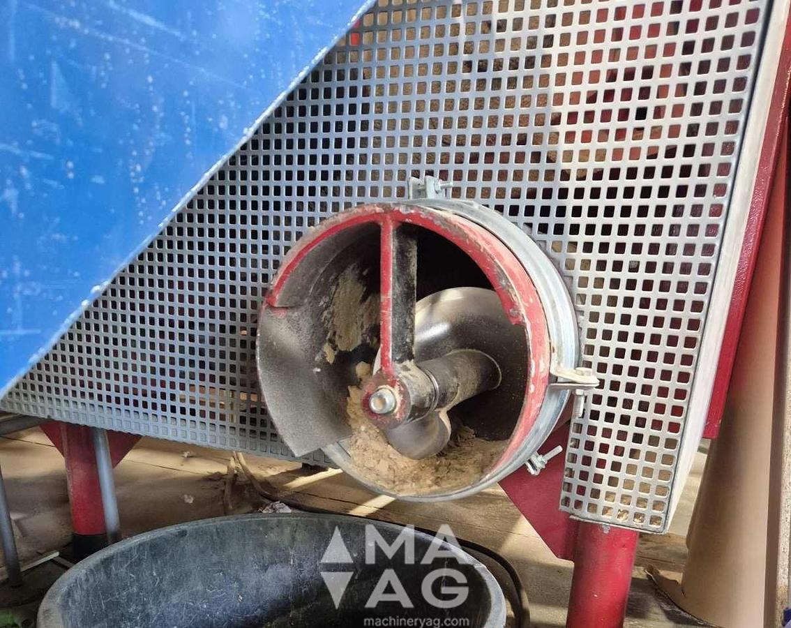 Used 1996 REINBOLD RHZR 1000 Wood Shredder