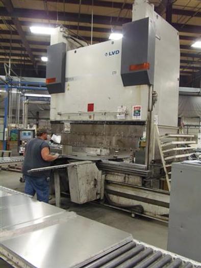 LVD Model PPEB 170/30, 187 ton x 120" O.A., 102" BET., 9 AXIS CNC Hydraulic Press Brake, 2001 5215