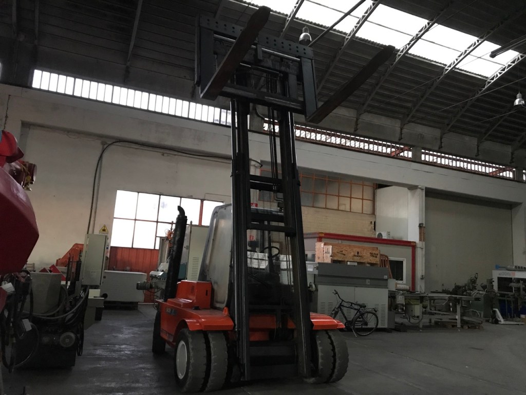 Usato 1997 Sollevatore a gasolio marca Lugli modello 70CE