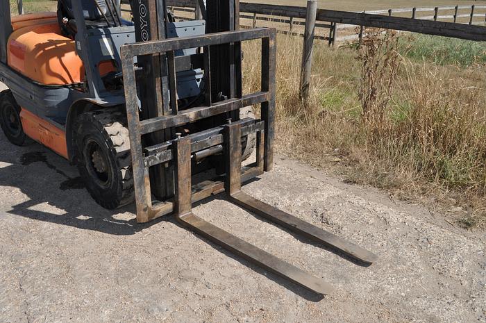 Used 1998 TOYOTA 2.5 TONNE