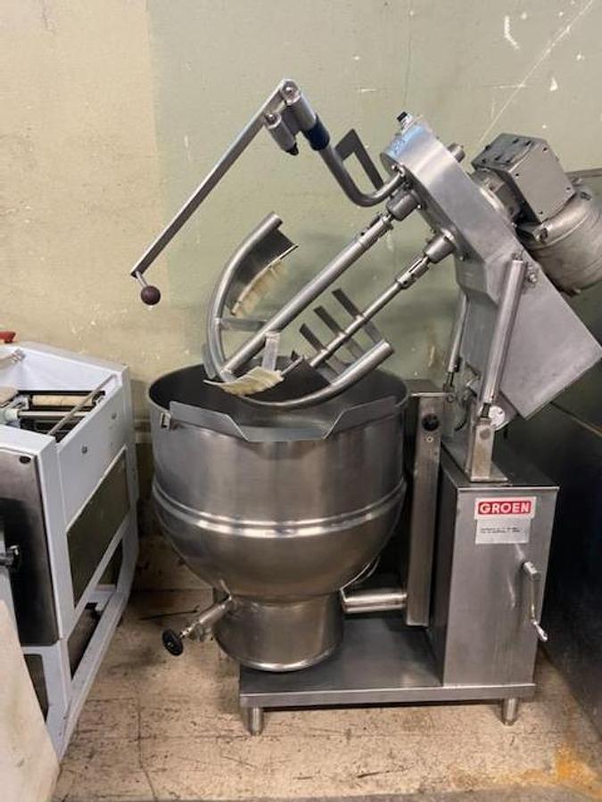Used GROEN DEE/4T-60, TA/3 60 GAL. TILTING ELECTRIC COOKER MIXER STEAM KETTLE, 865C.